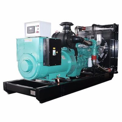 IP54 Zestaw generatora oleju napędowego 100 kW 220V-480V Ocieplony wodą / Ocieplony powietrzem